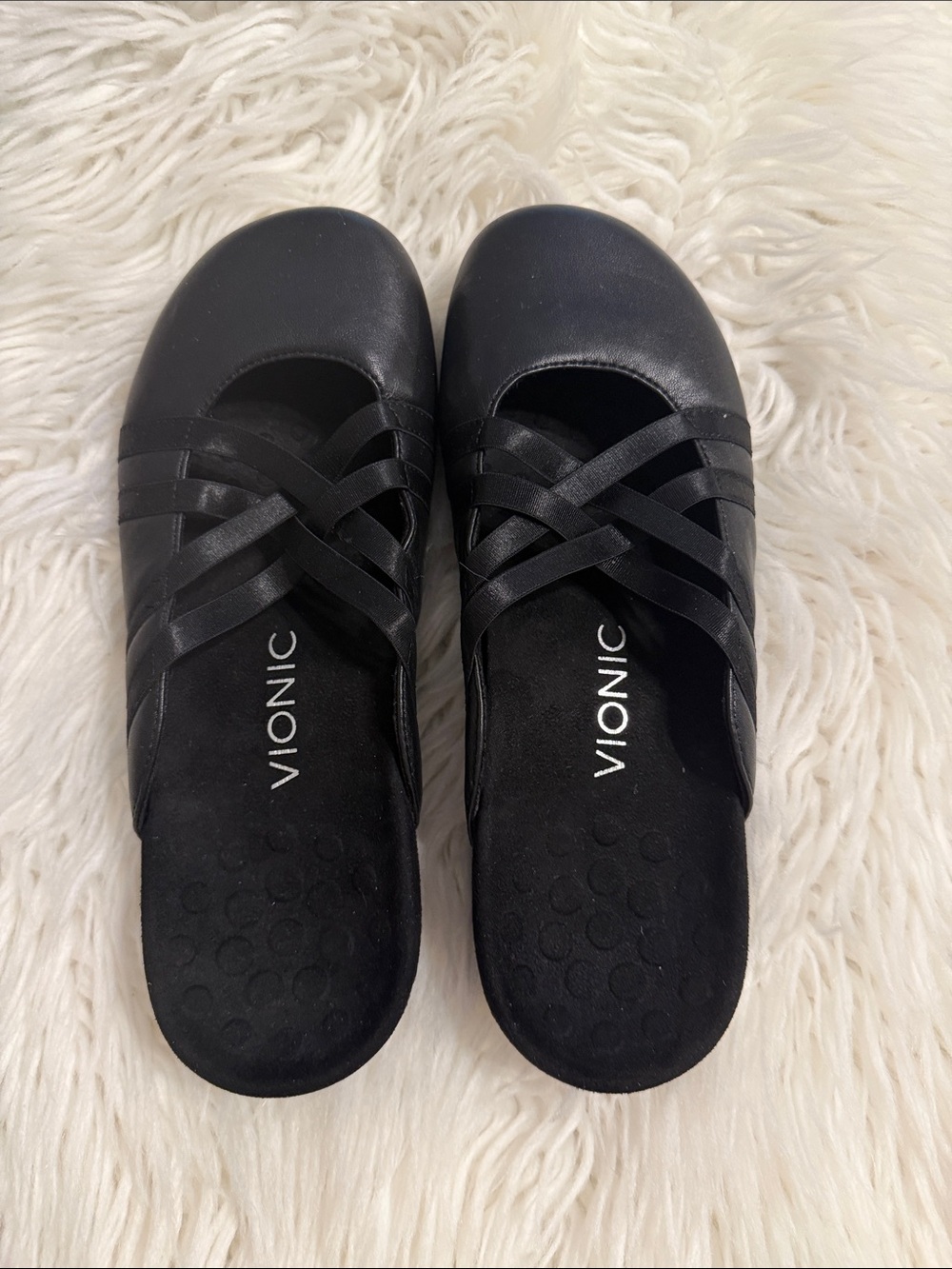 Vionic Black Slip-On Crossover Strap Mules size 8 BNWOT
